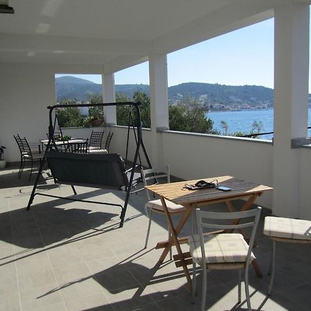 Apartments Deni - 30 M From Sea Винишче Экстерьер фото