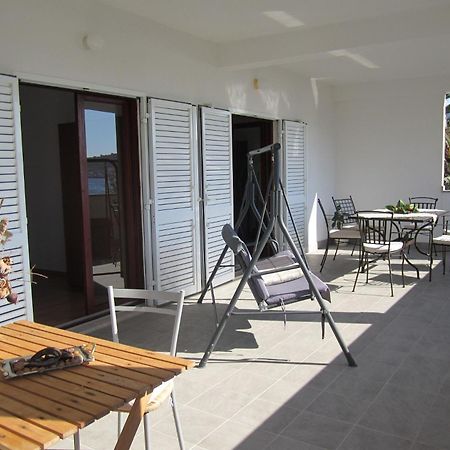 Apartments Deni - 30 M From Sea Винишче Экстерьер фото