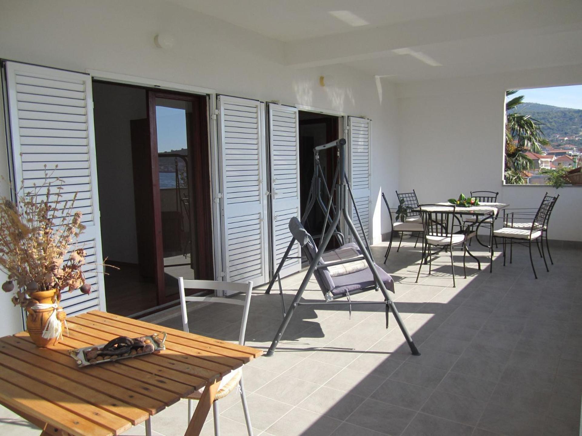Apartments Deni - 30 M From Sea Винишче Экстерьер фото