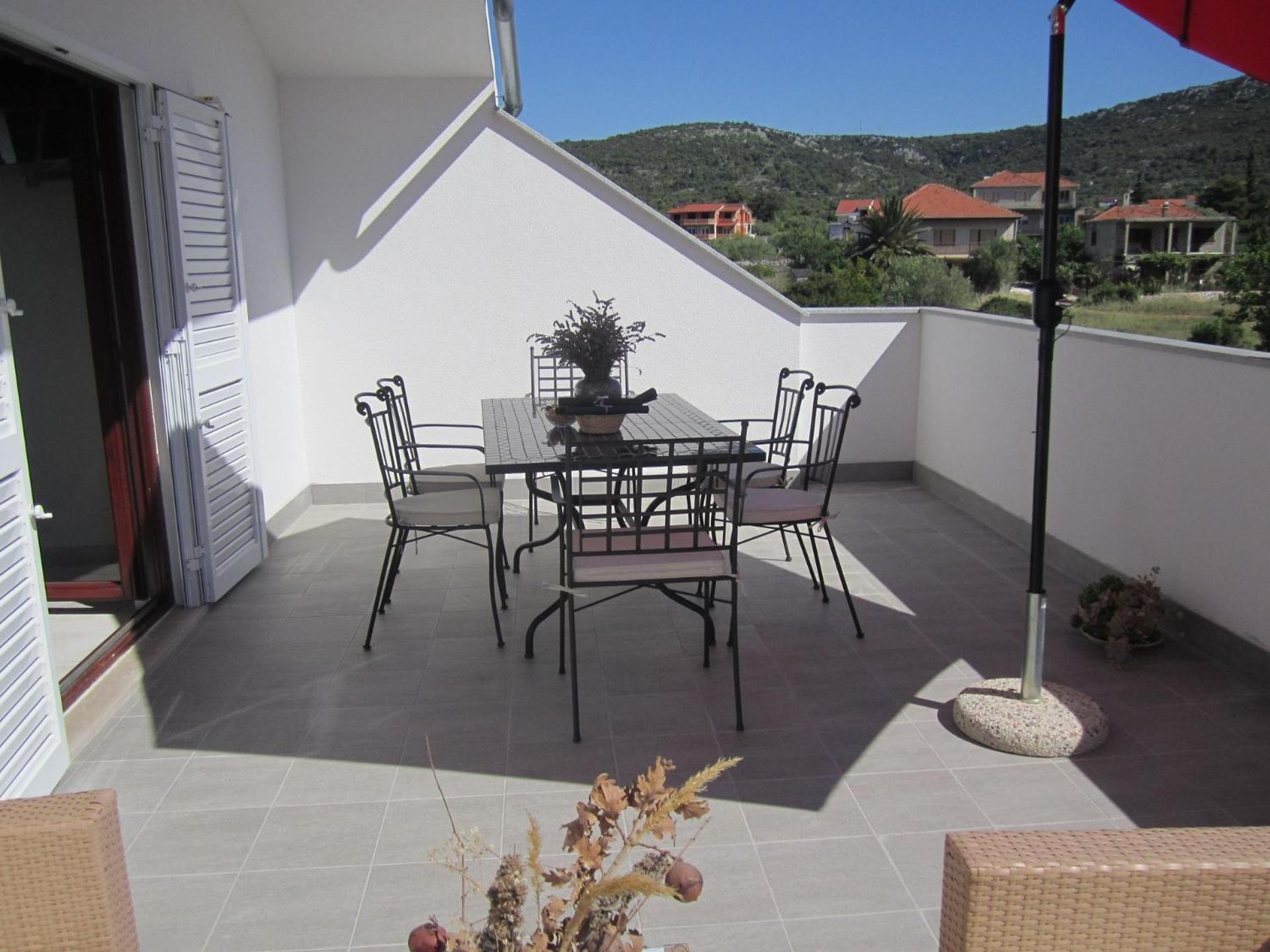 Apartments Deni - 30 M From Sea Винишче Экстерьер фото