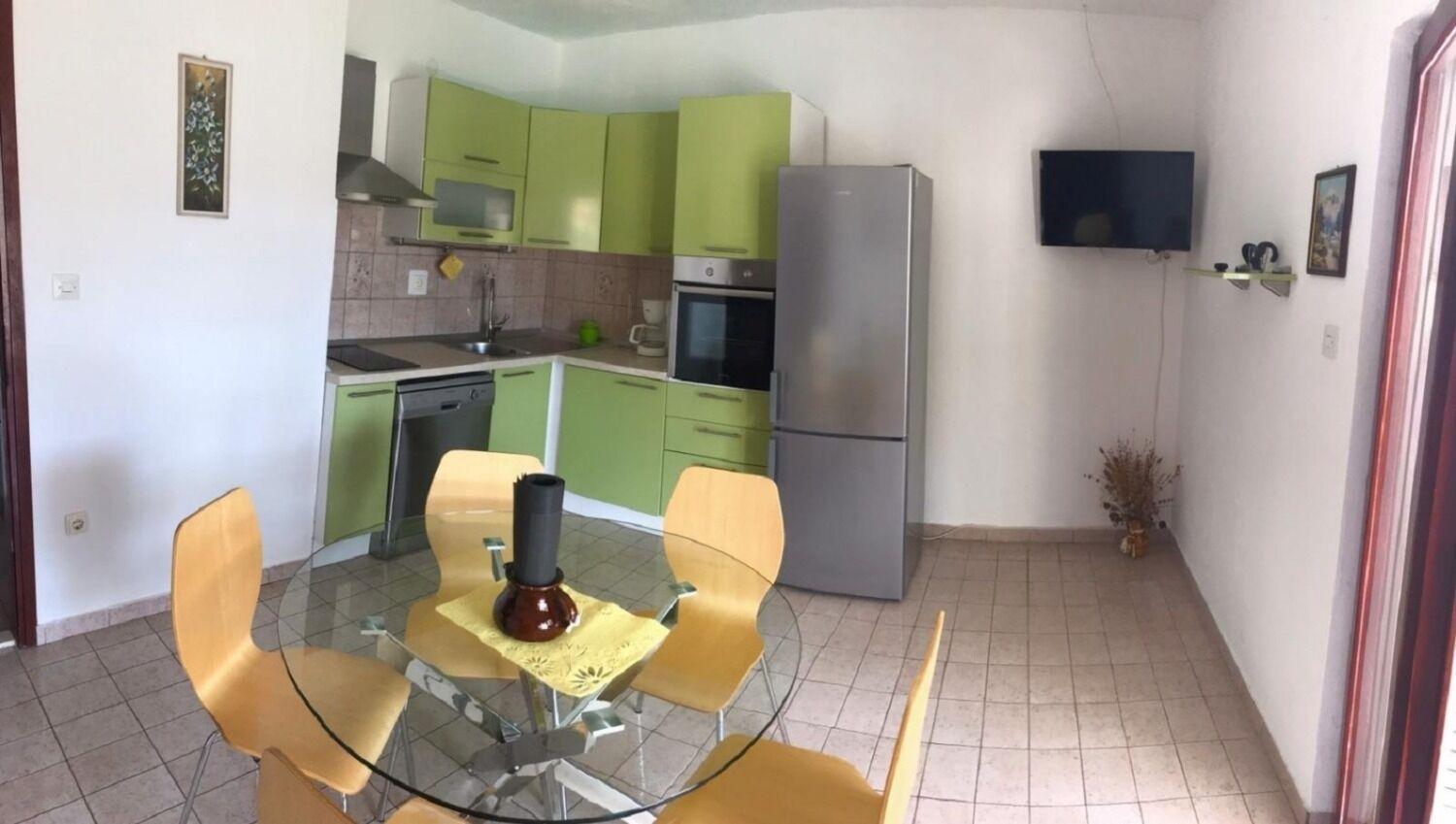 Apartments Deni - 30 M From Sea Винишче Экстерьер фото